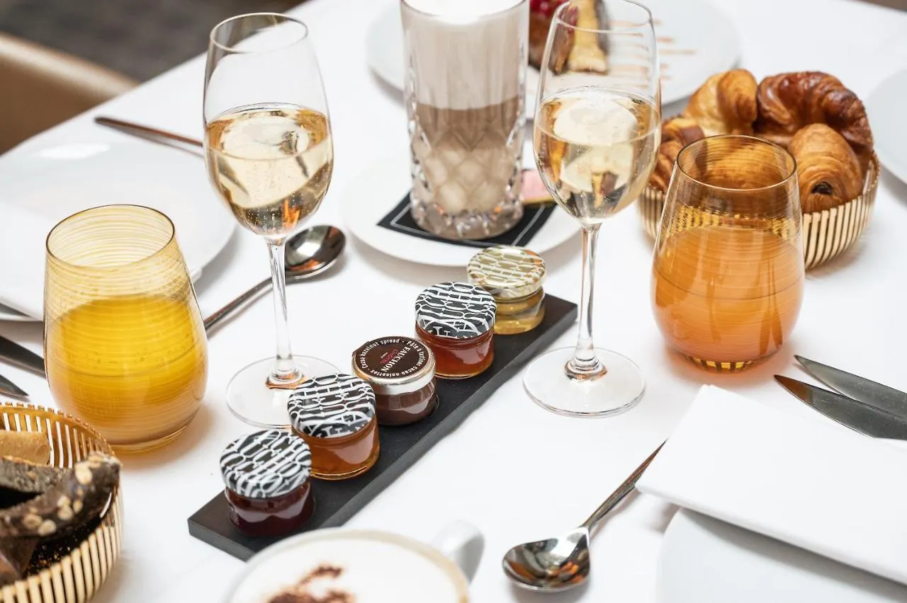 Fauchon L'hotel מלון