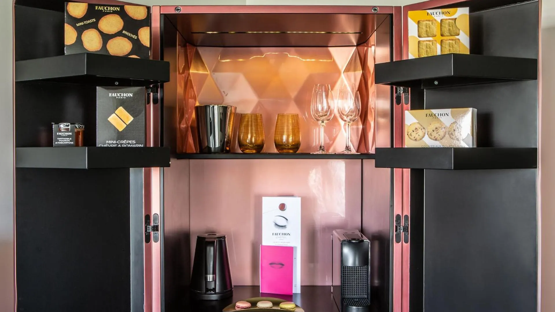מלון Fauchon L'hotel 5*